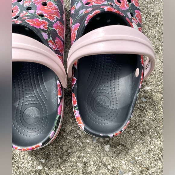 *EUC* CROCBAND Floral Graphic III Clog - Floral On Black - 205330-97J - W 7/M 5 - Picture 11 of 11